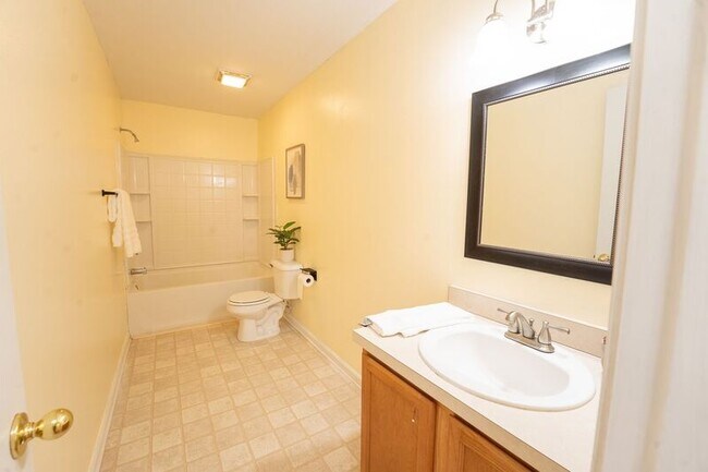Building Photo - 7 Gimbal Cir