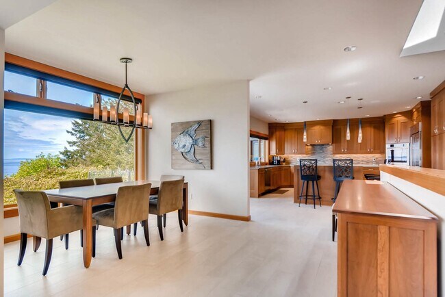 Building Photo - Blue Ridge Waterfront Home