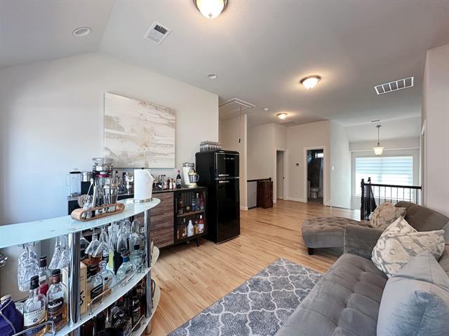 Building Photo - 8721 Paradise Dr