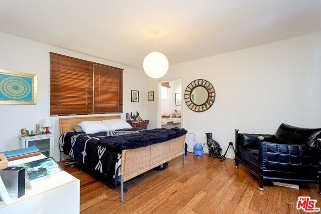 Building Photo - 5615 Wenlock St