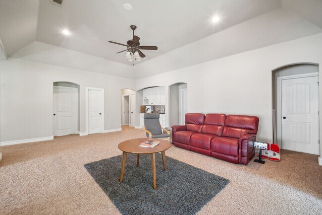 Building Photo - Stunning 5 bedroom 4.5 bath in Stonebrooke Glenn