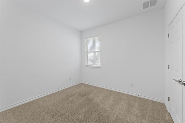 Building Photo - 204 Thurman Holt Rd