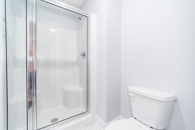 Building Photo - AVAILABLE SOON: Move-In Ready 4-Bedroom Beauty with Modern Finishes & Spacious Yard!