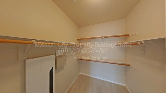 Building Photo - 6600 Calle Koral