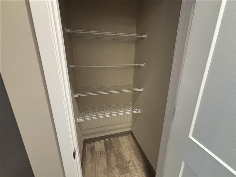 Building Photo - 352 Rising Star Ln