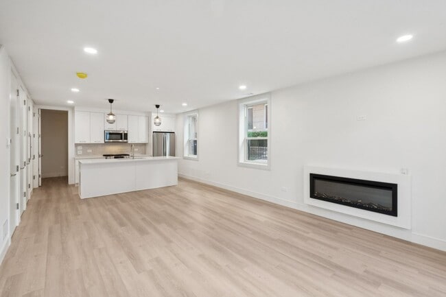 Building Photo - 2323 N Lister Ave