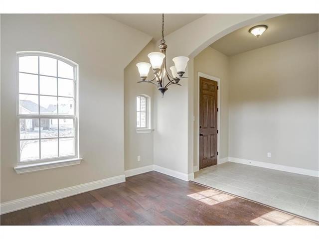 Building Photo - 928 Water Garden Cir
