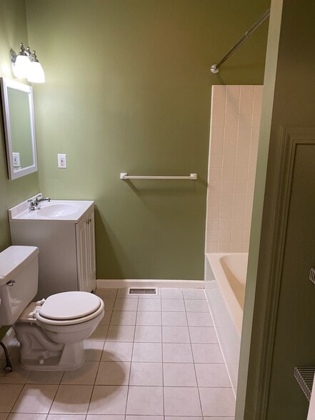 bathroom - 434 Literary Rd