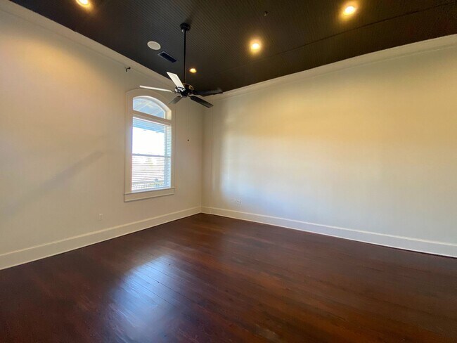 Building Photo - Beautiful 2BR/2BA Loft in Downtown Opelika