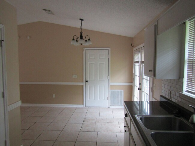 Building Photo - 1088 Desert Shield St