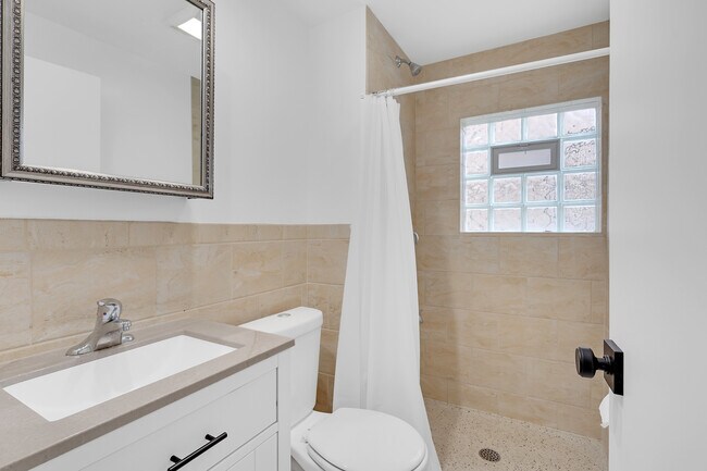 Building Photo - 6420 Spaulding Ave