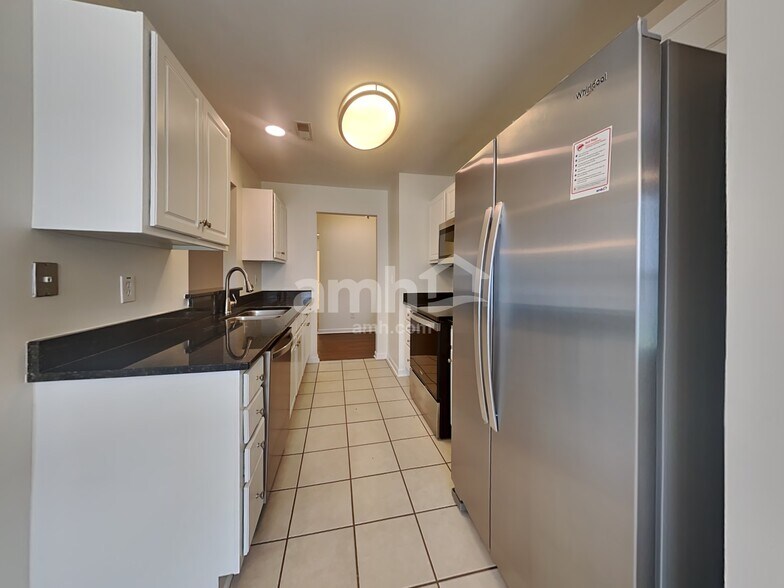 Building Photo - 1323 Lantern Rd