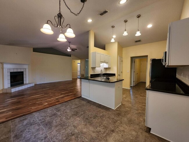 Building Photo - 2359 Heritage Cir