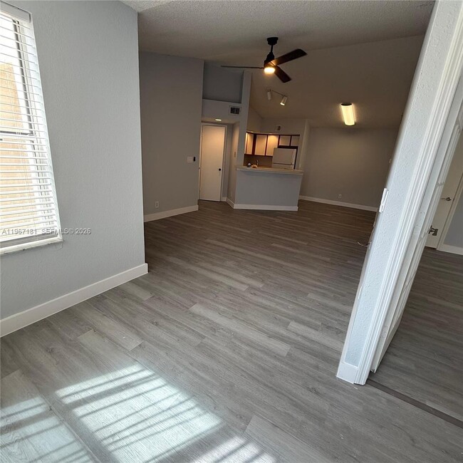 Building Photo - 3330 Pinewalk Dr N