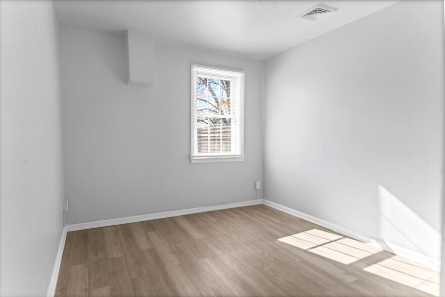 Bedroom 2 - 1109 Meridene Dr