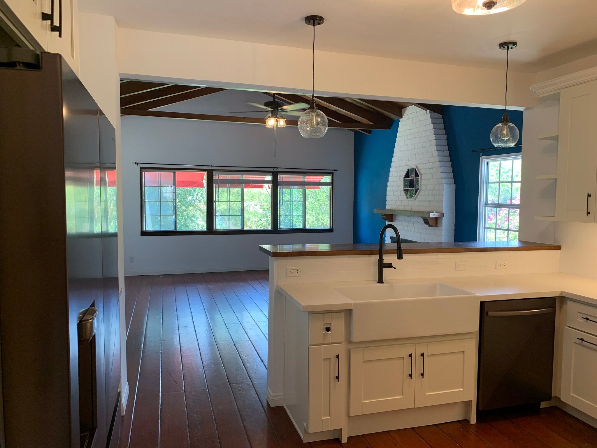 Building Photo - 5046 La Roda Ave