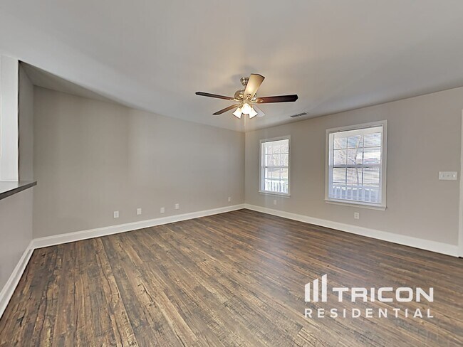 Building Photo - 2433 Terra Dr