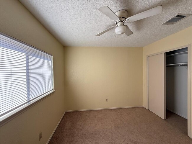 Building Photo - 12803 Humphrey Dr