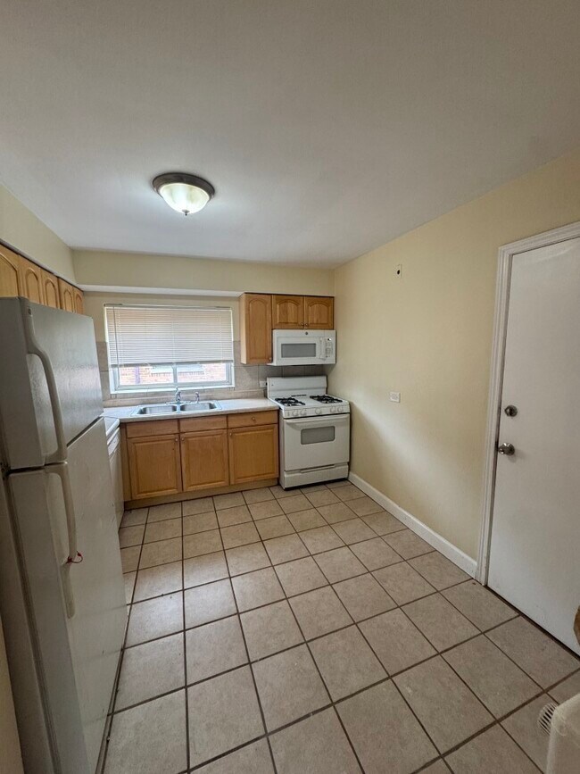 Building Photo - 1528 N Harlem Ave