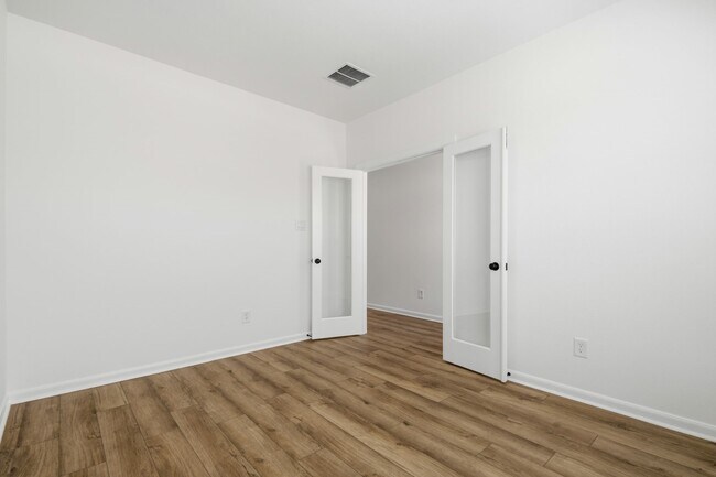 Building Photo - 17043 Luminous Ln
