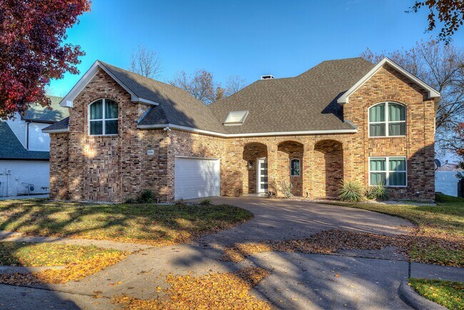 Building Photo - 8606 Columbia Dr