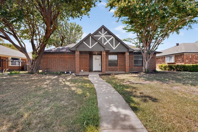 Building Photo - 3701 University Dr