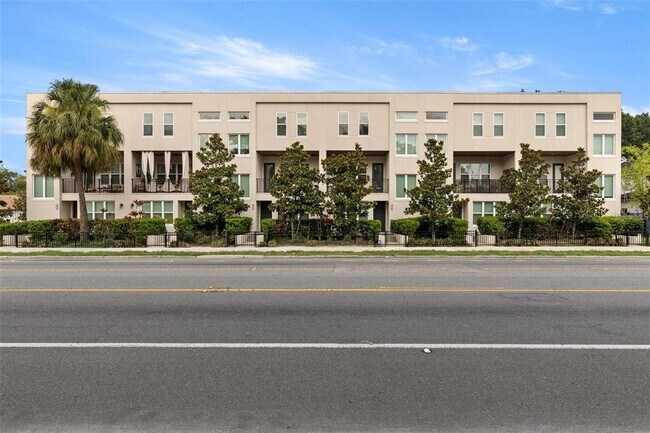Building Photo - 4913 N Nebraska Ave