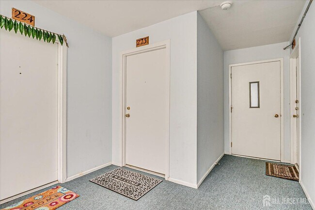 Building Photo - 223 Edison Glen Terrace
