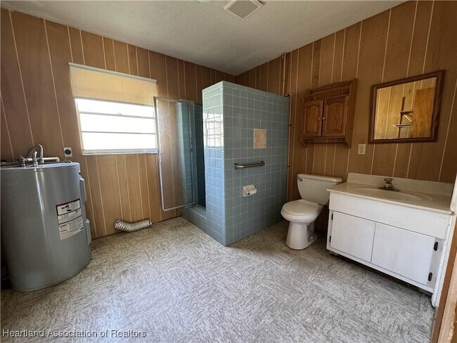 Building Photo - 307 N Lake Reedy Blvd