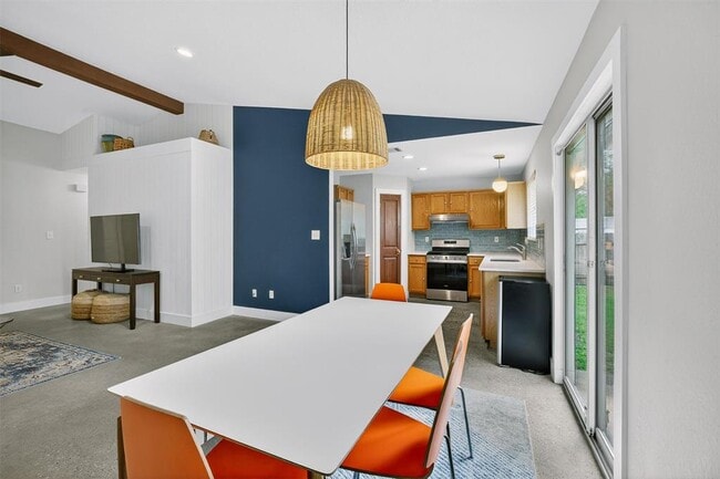 Building Photo - 1182 Waller St