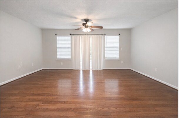 Building Photo - 305 Turquoise Ln