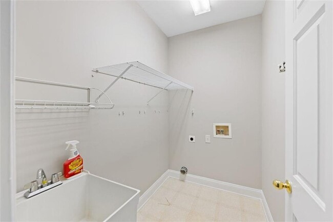 Building Photo - 940 Southfield Ln