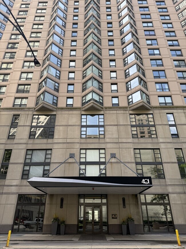 Building Photo - 401 E Ontario St