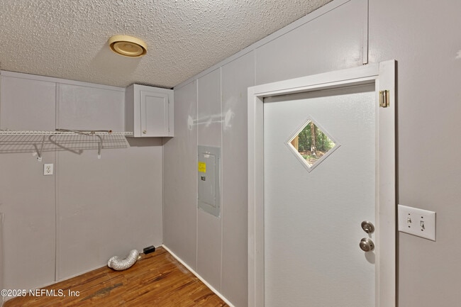 Building Photo - 7463 Lilly Ct