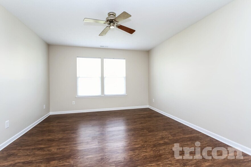 Building Photo - 2313 Real Quiet Dr