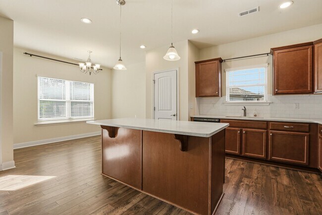 Building Photo - 52 Woodwater Cir