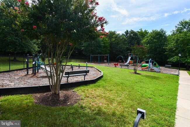Building Photo - 1401 Deep Gorge Ct