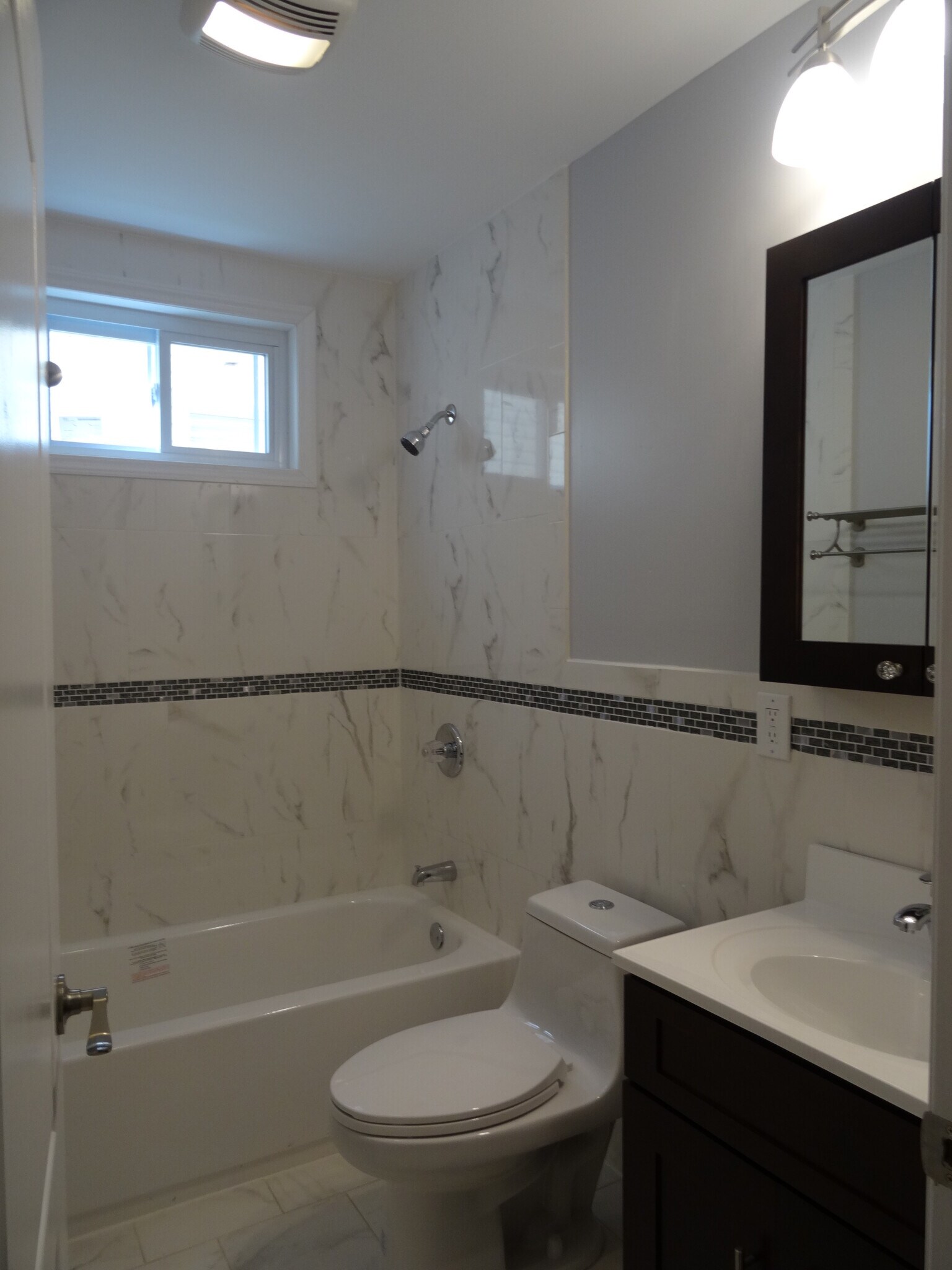 Building Photo - 44 Charles St