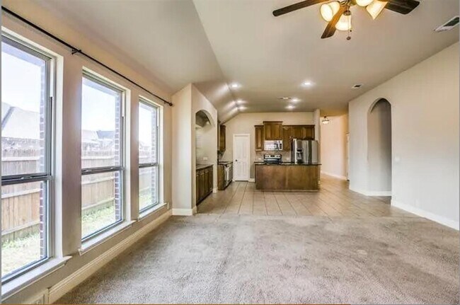Building Photo - 6625 Thistle Wood Dr