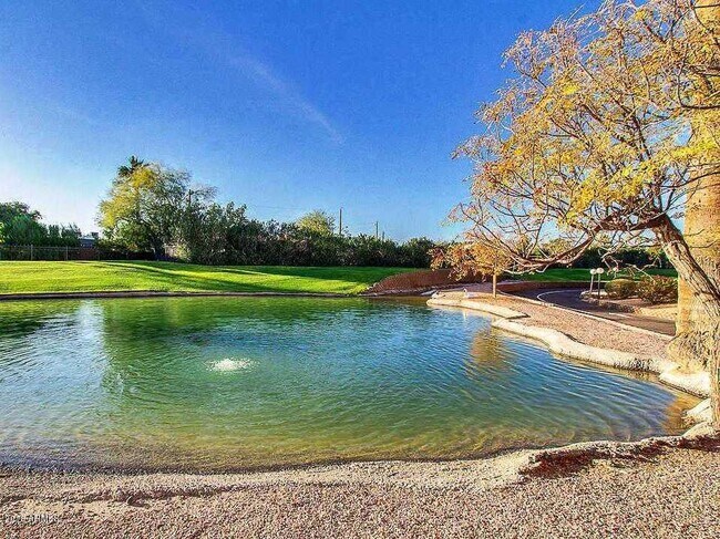 Building Photo - 7820 E Camelback Rd