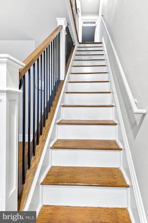 Building Photo - 624 St Joseph St