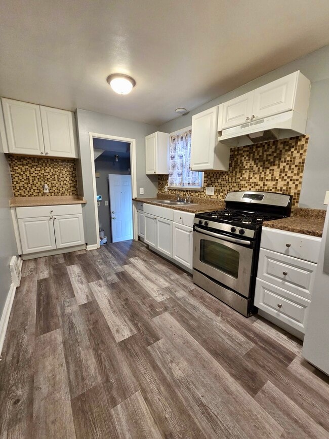 Building Photo - 20282 Westphalia St