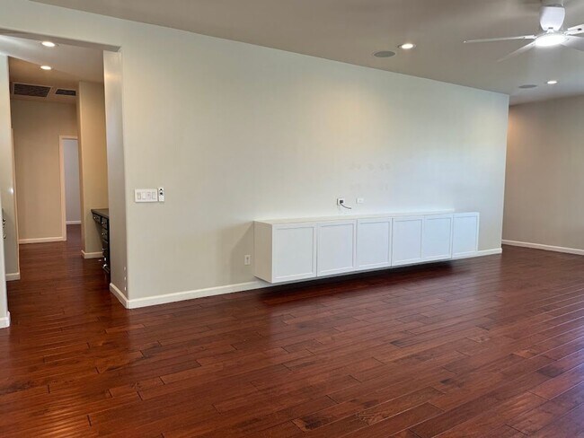 Building Photo - Resort-Style Phoenix Home with Pool, Outdo...