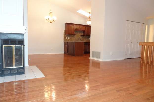 Building Photo - 450 Bridle Trail