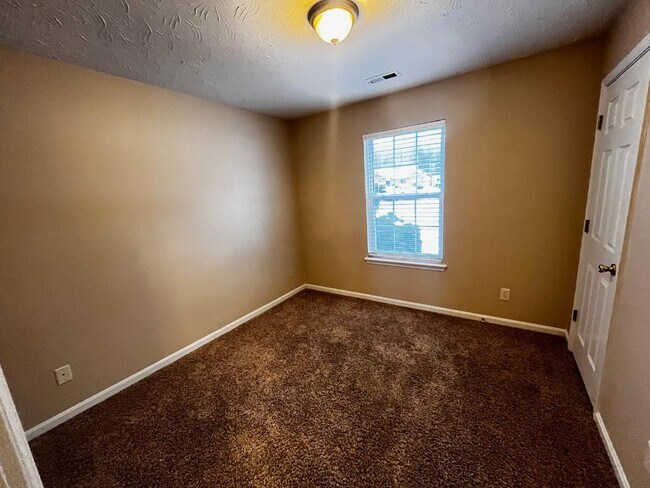 Building Photo - 403 Parker Pl