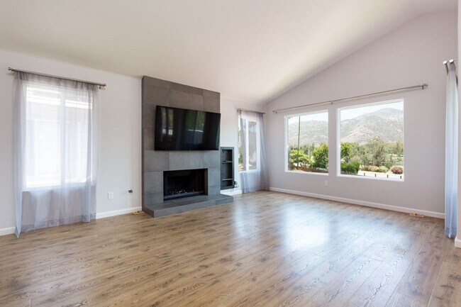 Building Photo - Modern Home in West Village of Singing Hills