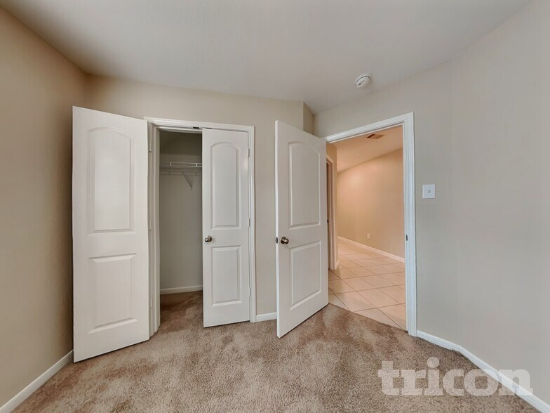 Building Photo - 832 Painted Bison Dr