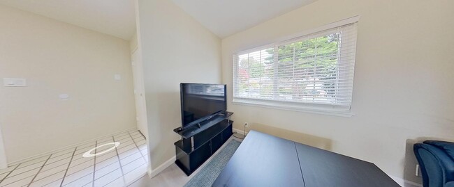 Building Photo - 22565 Norwood Dr