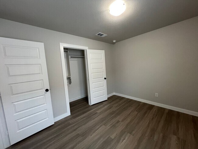 Building Photo - 3/2/2 in Bell Farms available June!!