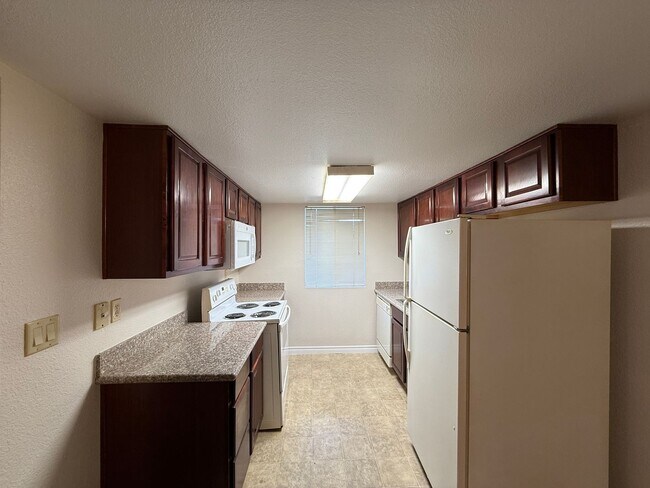 Building Photo - 5163 Indian River Dr